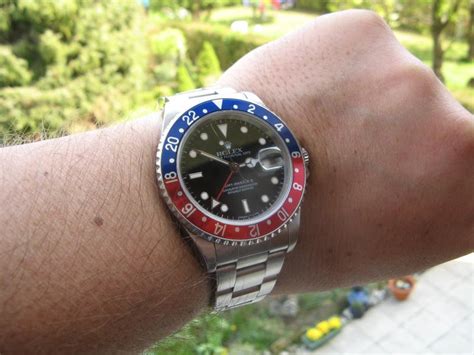 Lünettenwechsel bei einer Rolex GMT II.. 